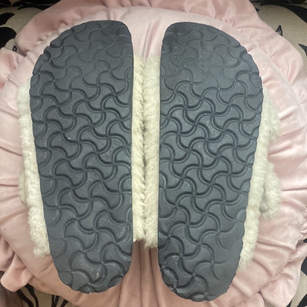 🎀 Birkenstock Big Buckle Genuine Shearling Slide Sandal, Cream 8 & 8.5 - Picture 3 of 6